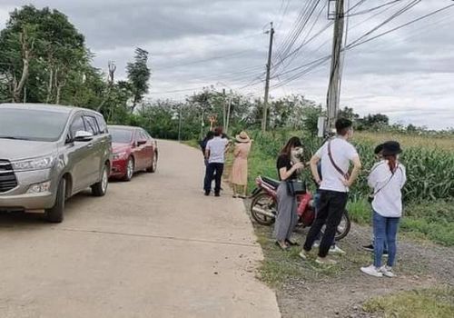 Nhà đầu tư đi xem đất ngày càng nhiều